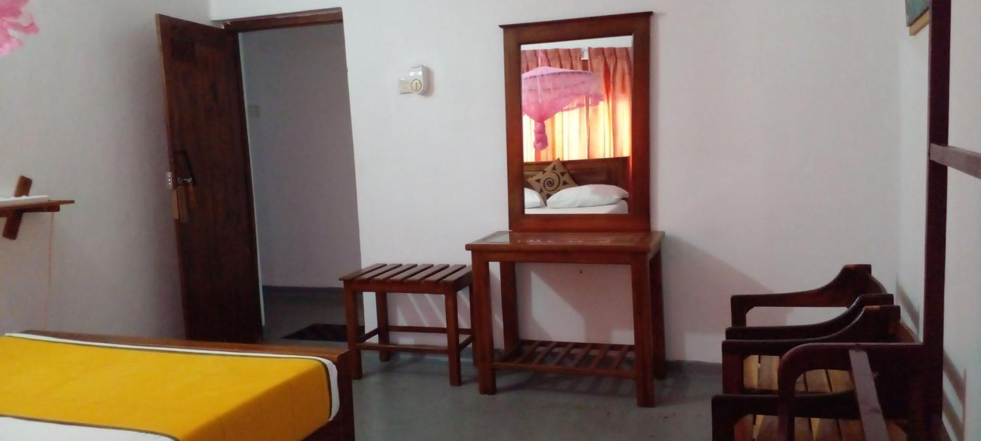 Yellow Birds Resort Anuradhapura Esterno foto